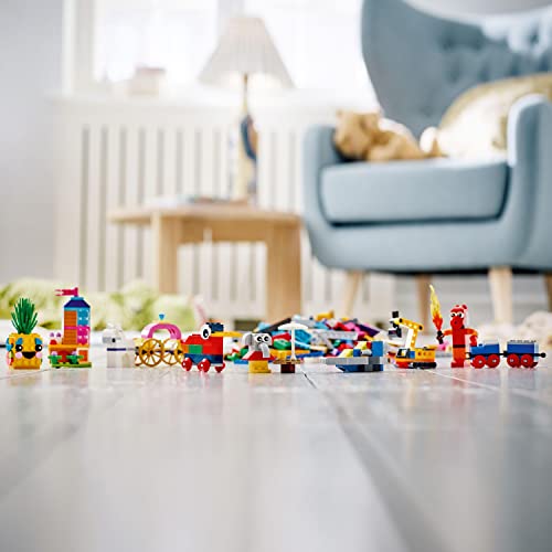 LEGO® Classic 90 Years of Play (11021) - Image 4